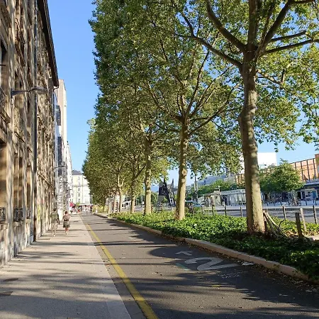 Cosy Renove -hyper Centre Grenoble, 1 Min Gare-tram Apartmán